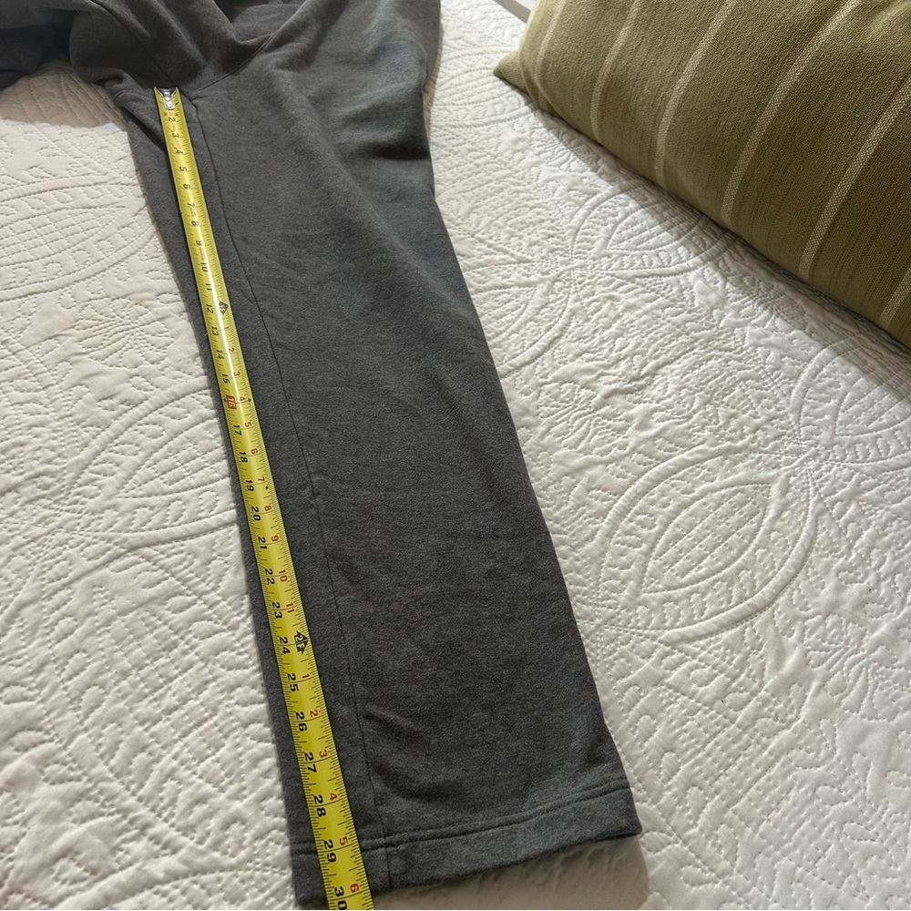 Nike Men’s Gray Sweatpants Track Pants Joggers Swoosh Logo Pockets Roomy Sz XXL - Picture 11 of 11